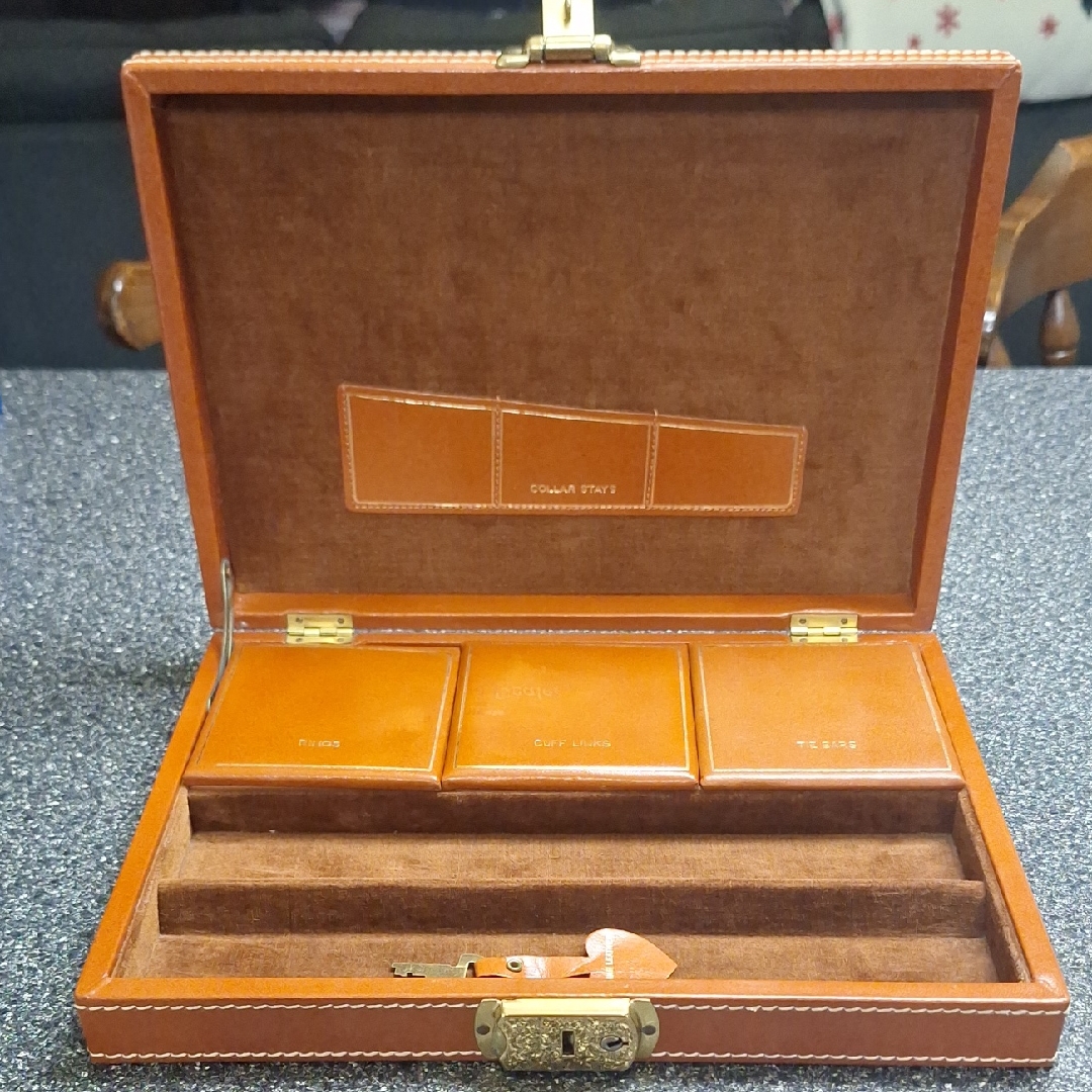 Vintage Mens Travel Jewelry Box In Light Brown Leather With Key